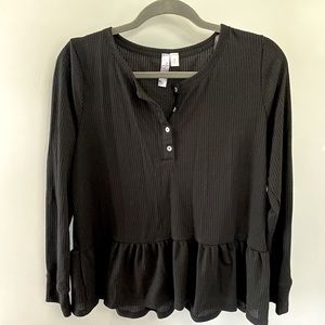 Francesca’s Black Henley Ruffle Bottom Top
